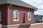 Кирпич лицевой керамический одинарный бордо руст М150 ГОСТ 530-2012 — изображение 7